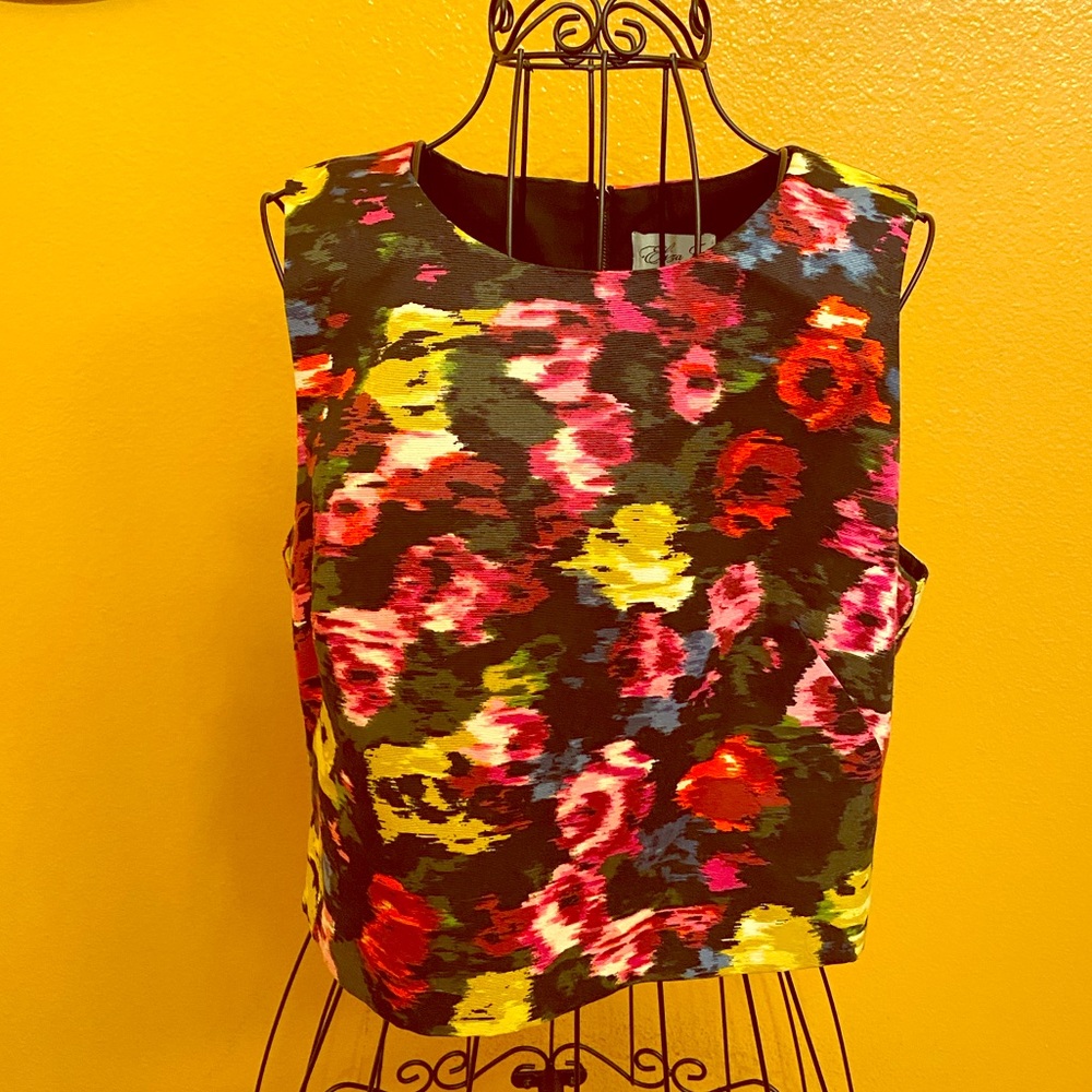 Floral Cropped Zip Up Sleeveless Top